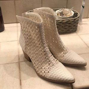 Coconuts by Matisse Shoes - White booties Coconuts by Matisse Shoes - White booties
